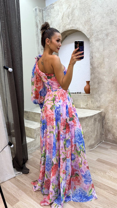 Mckenna - Stunning Flowing Gown