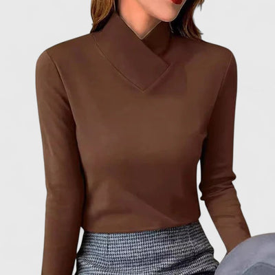 Yulienne - Elegant Turtleneck